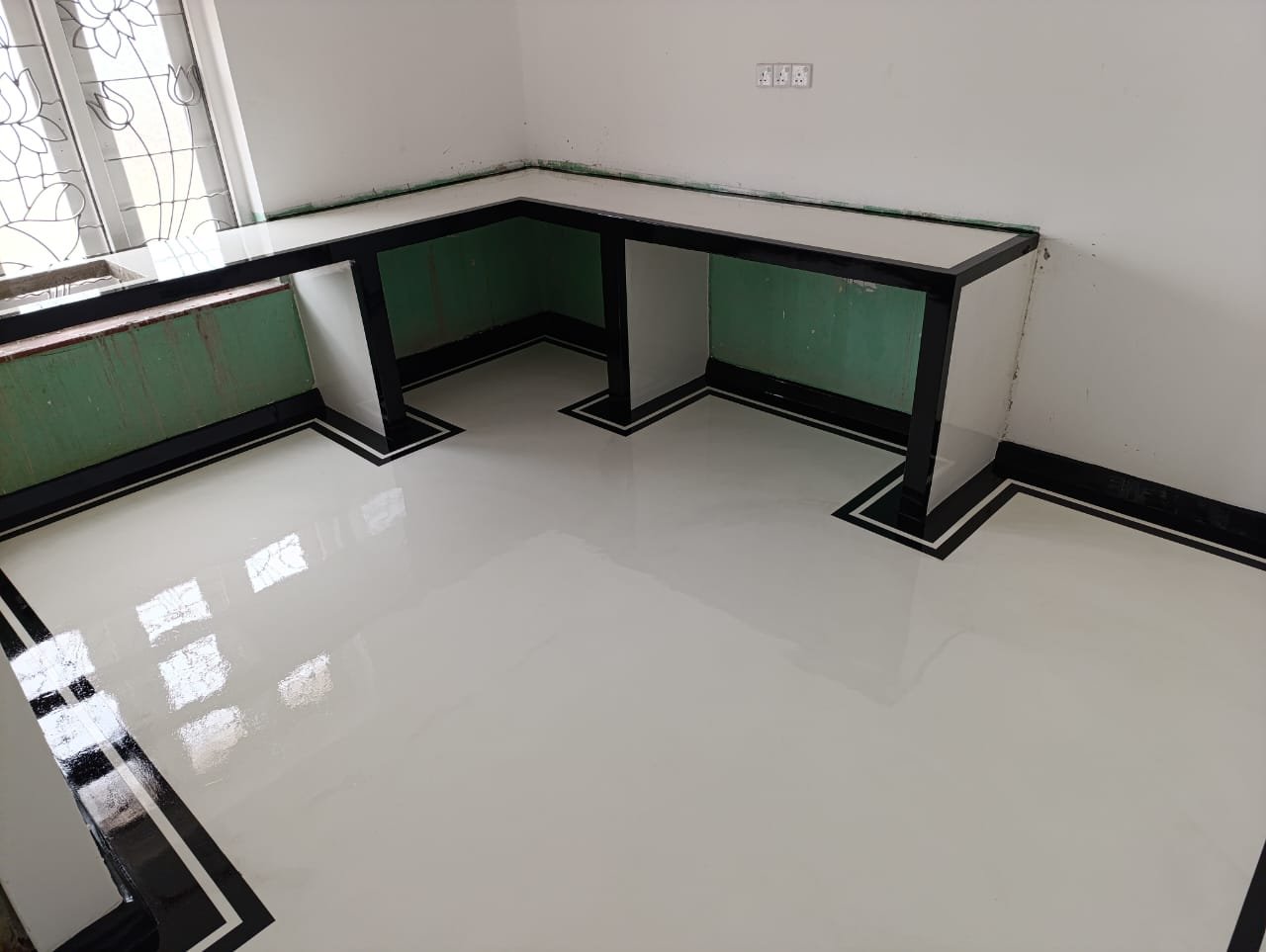 Titanium Floor Design galle