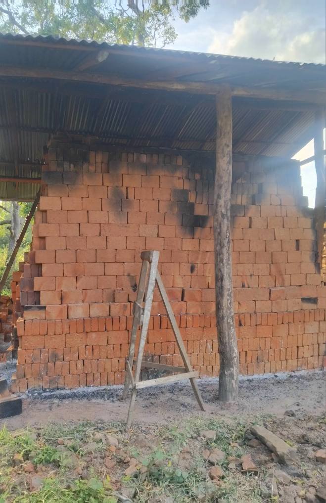 ගඩොල් in Monaragala Wellawaya