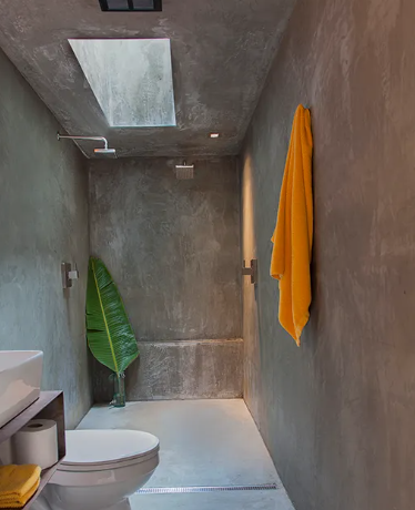 Titanium bathroom design in Katuwana