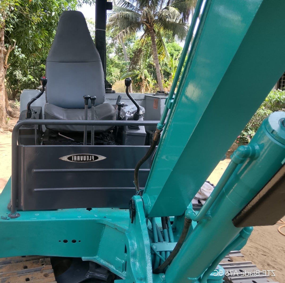 excavator rent polonnaruwa