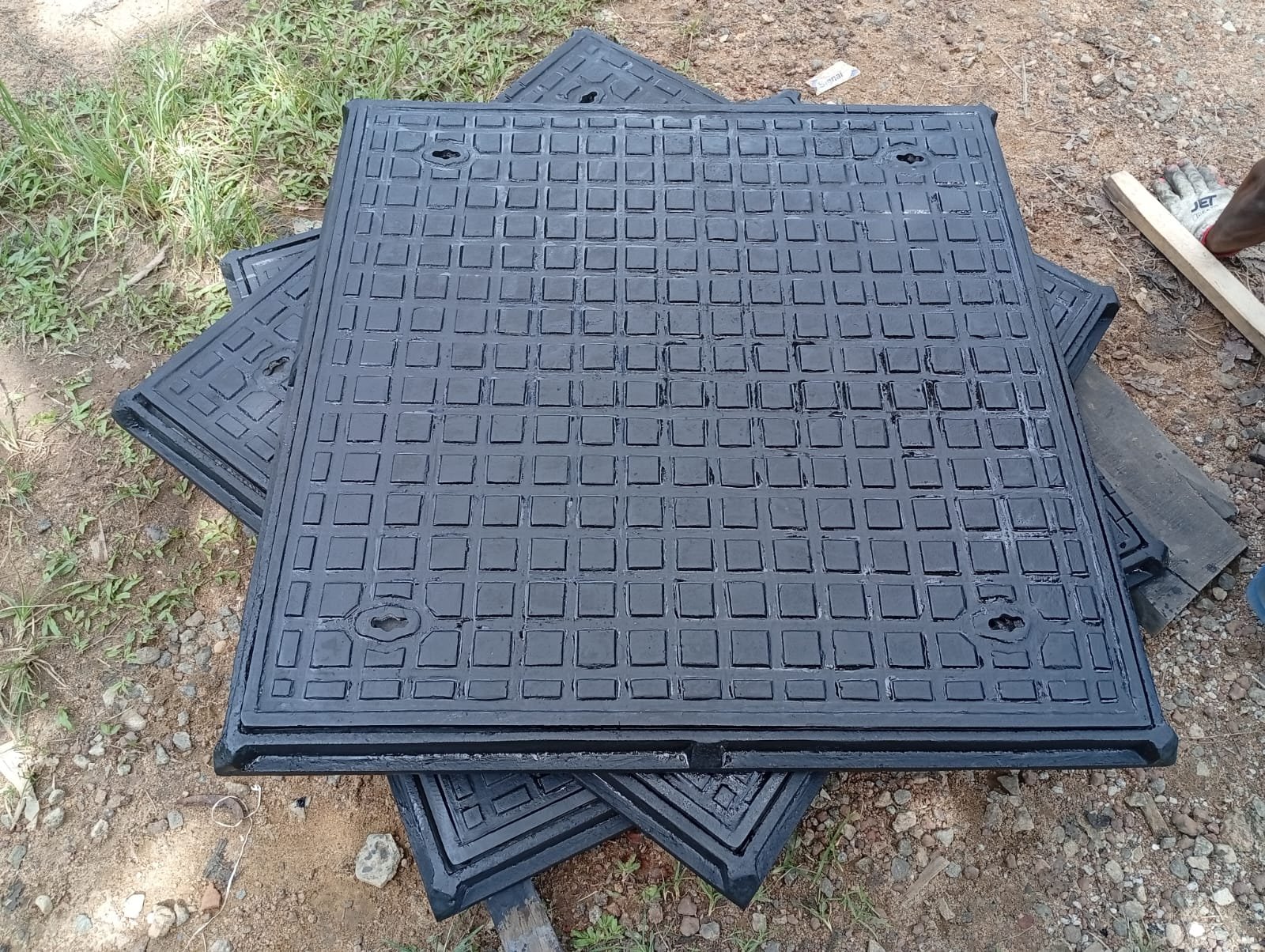 Other image 202607/double-seal-cast-iron-manhole-cover-price-in-kelaniya-wedabima-9aad33bd94.jpeg
